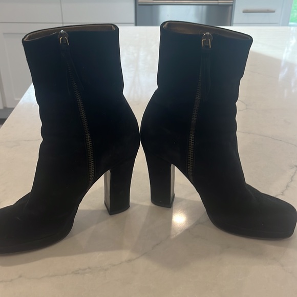 Black sued ankle Miu Miu boots - Picture 2 of 4